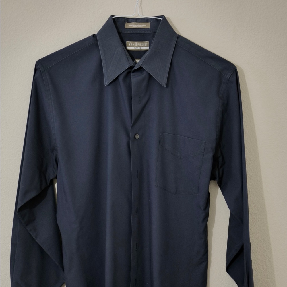 VAN HEUSEN MENS FITTED DRESS SHIRT -15 1/2 -32/33 -Medium